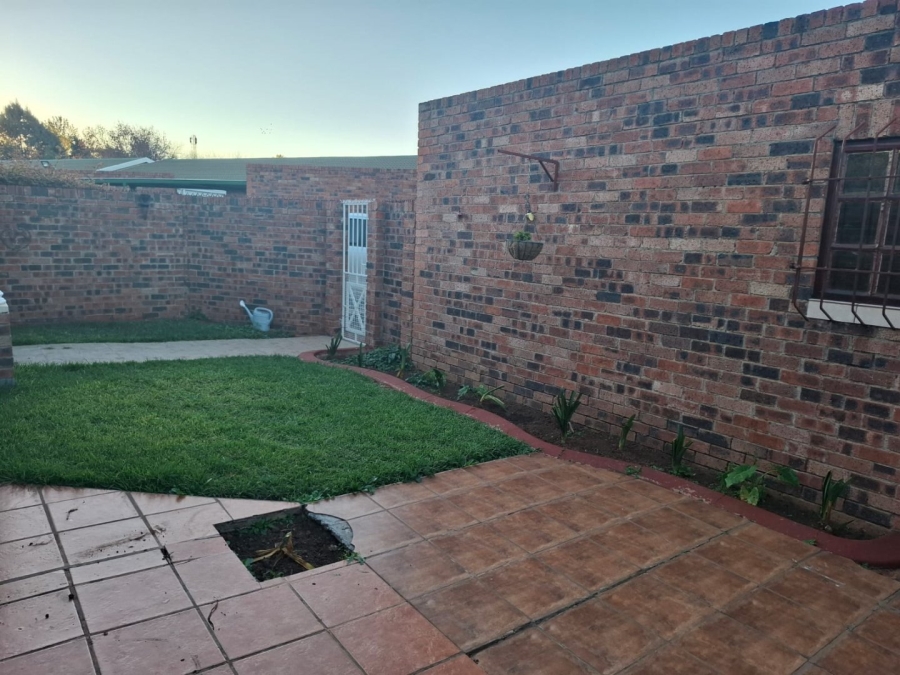 2 Bedroom Property for Sale in Pellissier Free State